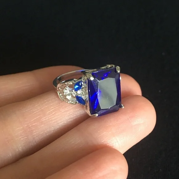 Dark Blue Stone Cocktail Ring - Picture 4 of 9